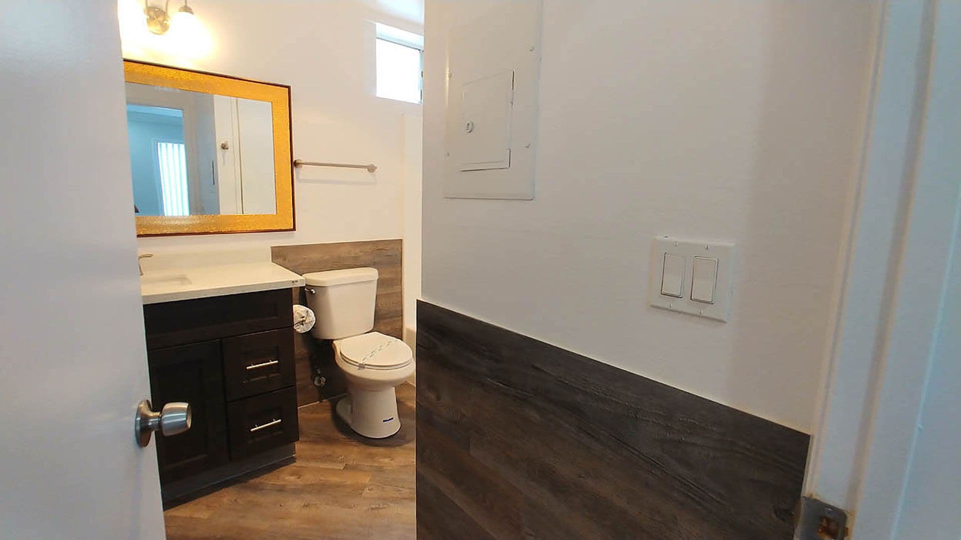 Panorama City Apartment: 14242 Roscoe Blvd.