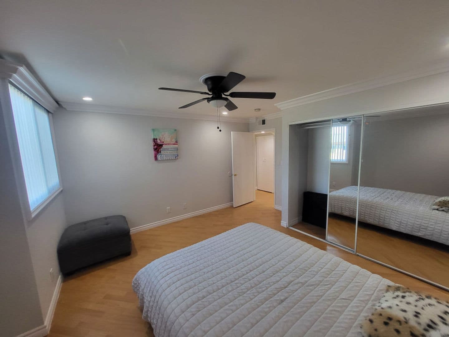 Hollywood Apartment: 940 N. Ardmore Ave.