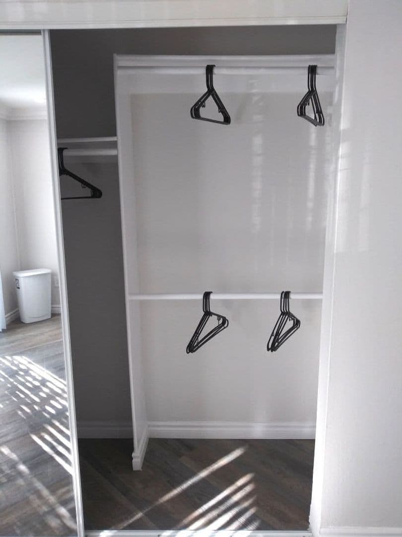 North Hollywood Apartment: 11737 Vanowen St.