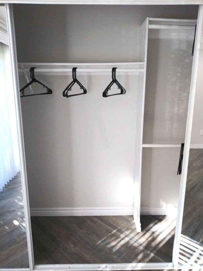 North Hollywood Apartment: 11737 Vanowen St.