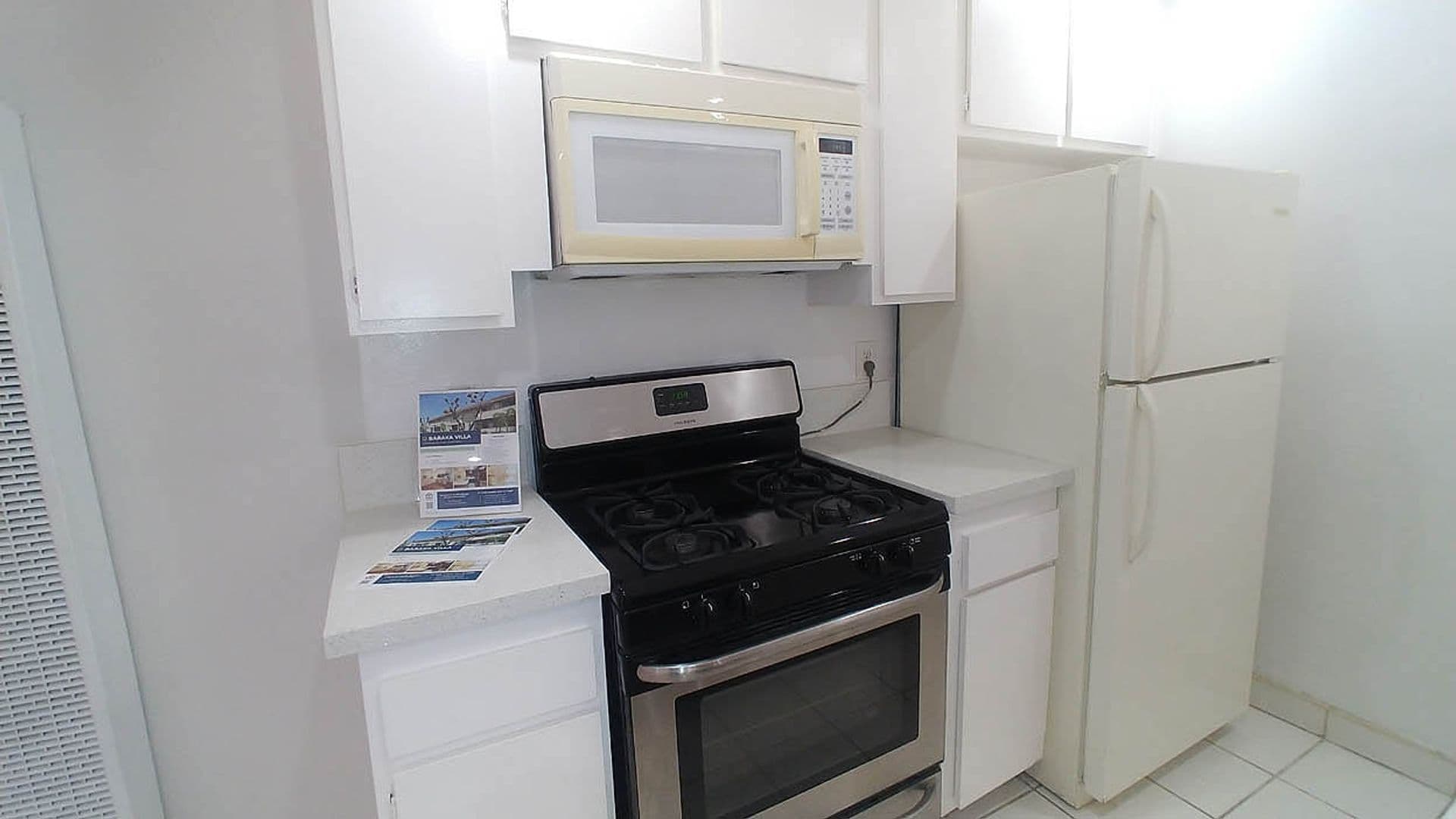 North Hollywood Apartment: 11737 Vanowen St.