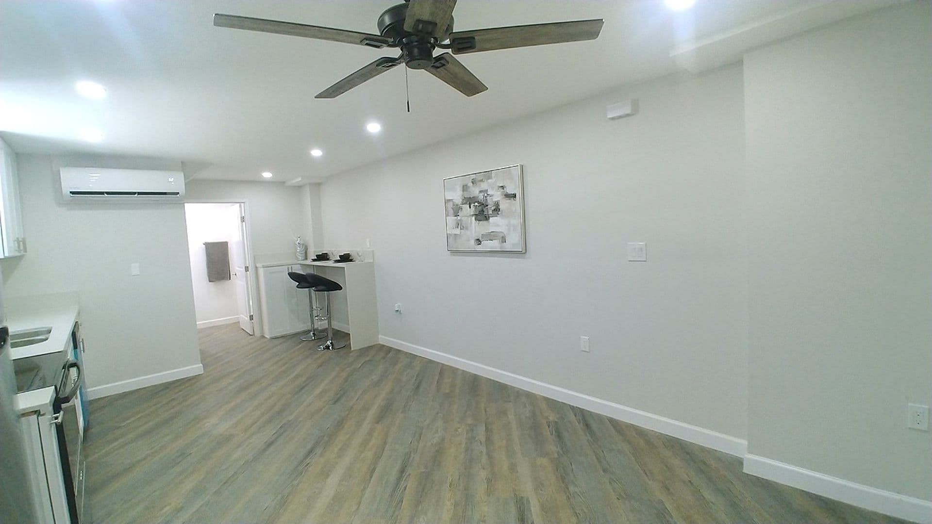 Hollywood Apartment: 940 N. Ardmore Ave.
