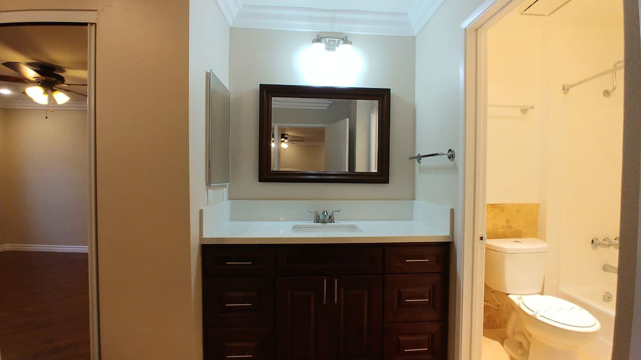 Toluca Lake Apartment: 10741 Camarillo St.