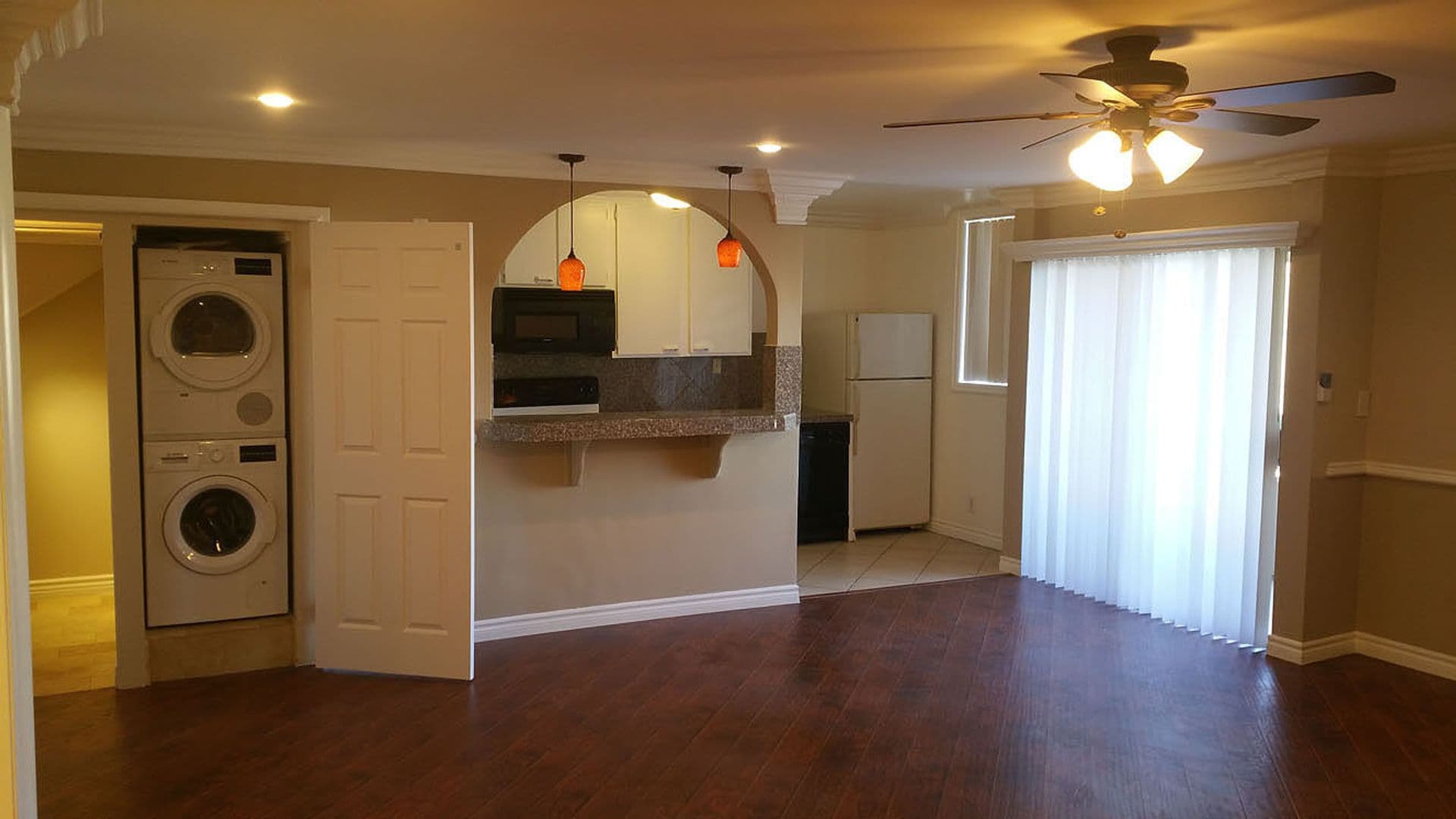 Hollywood Apartment: 940 N. Ardmore Ave.