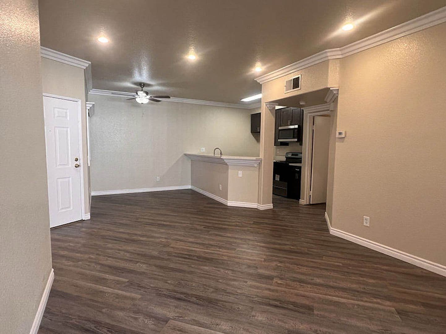 Rialto Apartment: 1414 N. Riverside Ave.