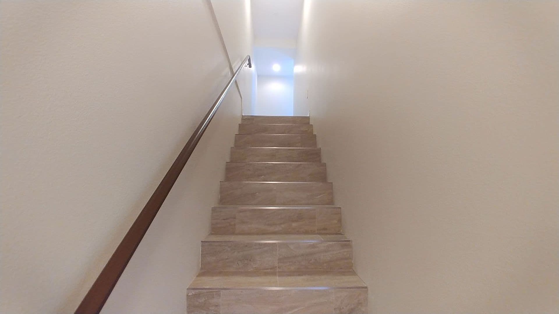 Granada Hills Apartment: 11541 Blucher Ave