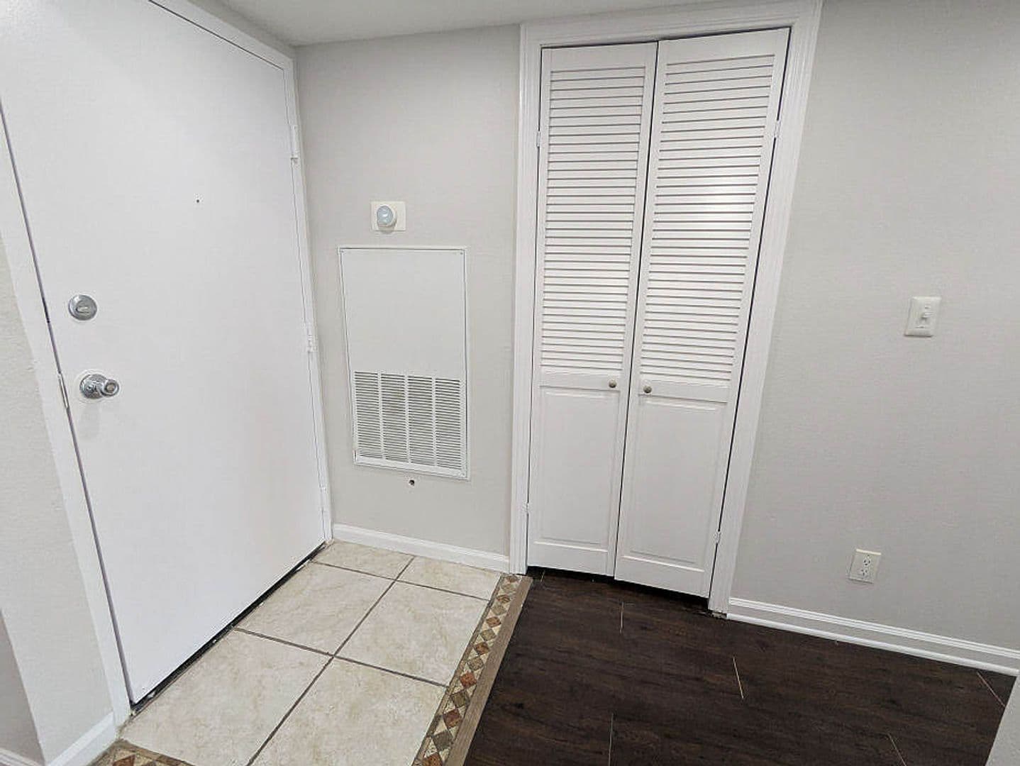 Toluca Lake Apartment: 10741 Camarillo St.