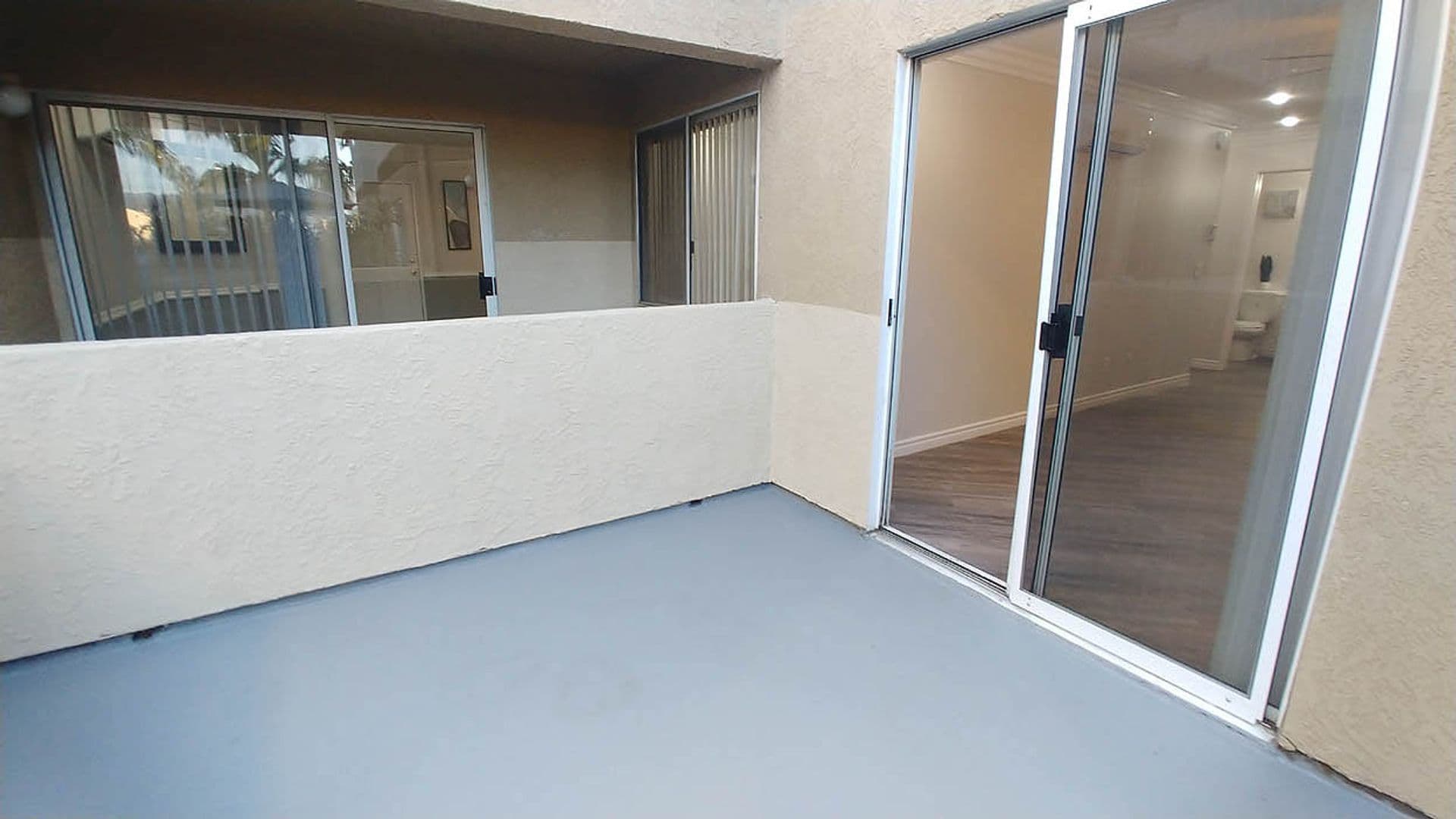 Hollywood Apartment: 6010 Romaine St.