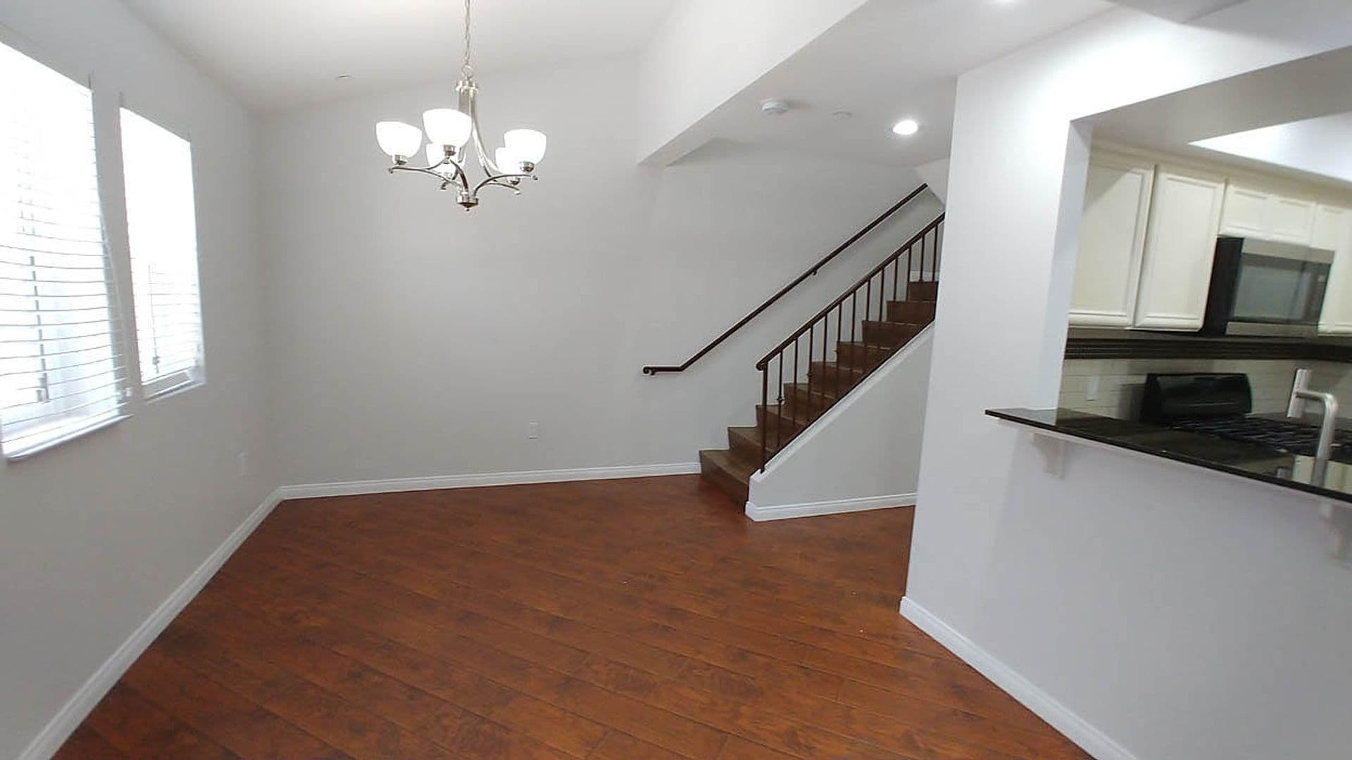 Granada Hills Apartment: 11541 Blucher Ave