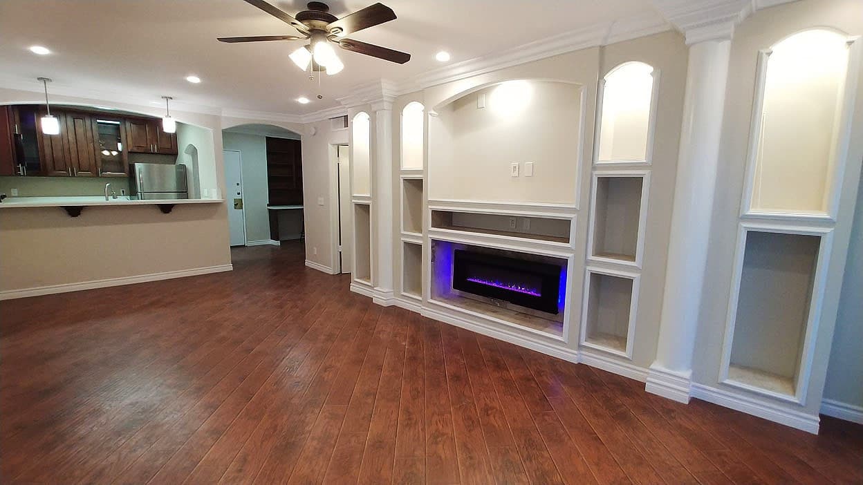 Hollywood Apartment: 1730 N. Gramercy Pl.
