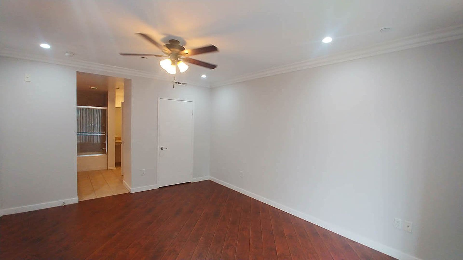 Granada Hills Apartment: 11541 Blucher Ave