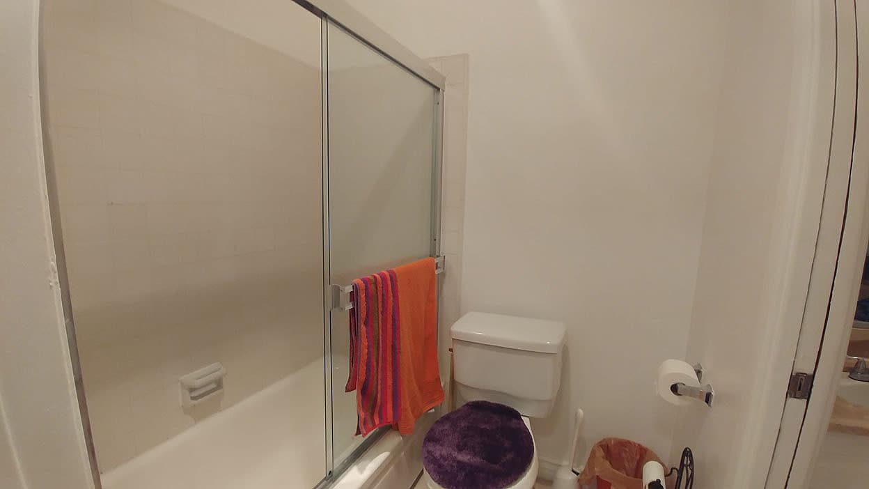 Hollywood Hills Apartment: 2212 N. Cahuenga Blvd.