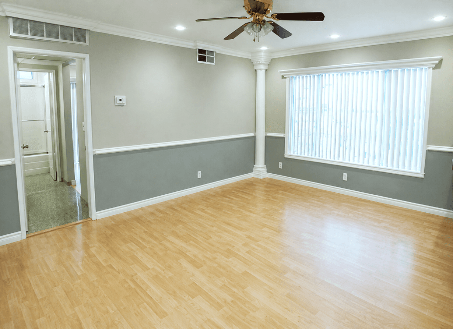 Hollywood Apartment: 1730 N. Gramercy Pl.