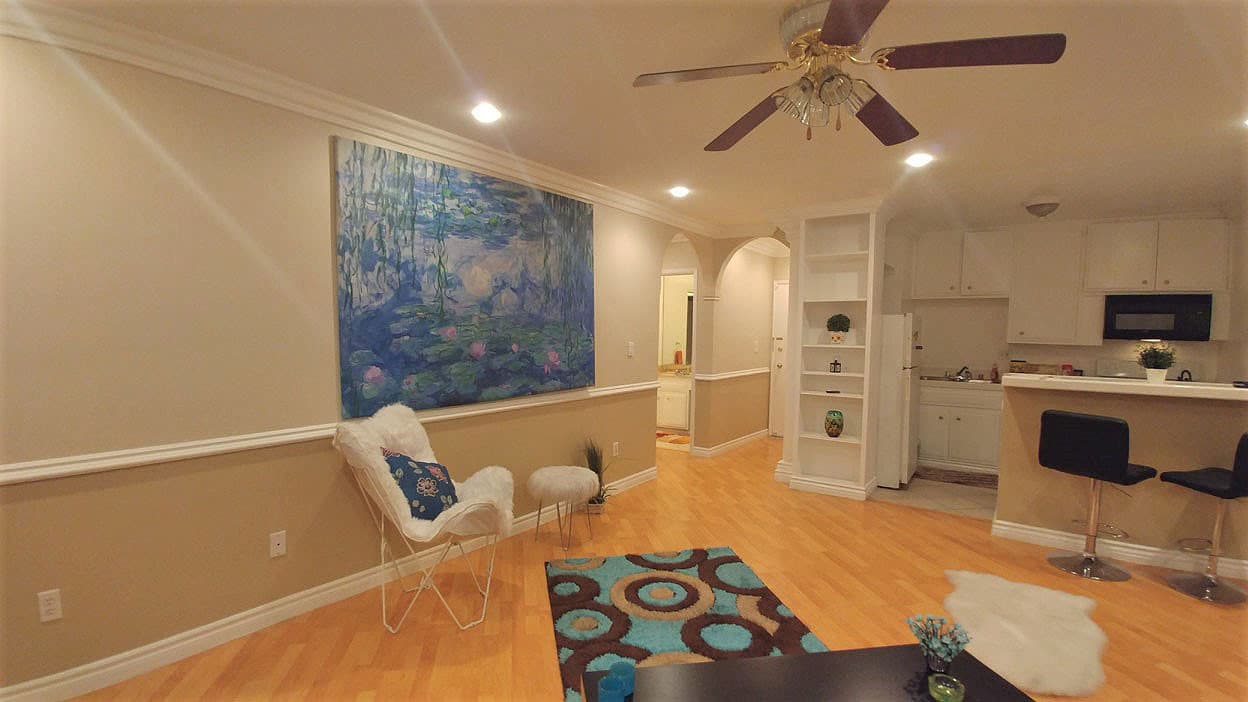Hollywood Hills Apartment: 2212 N. Cahuenga Blvd.