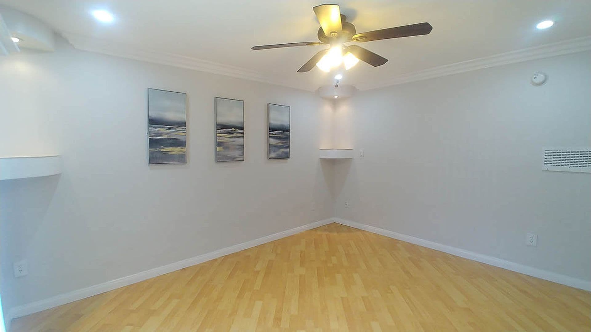 North Hollywood Apartment: 11737 Vanowen St.