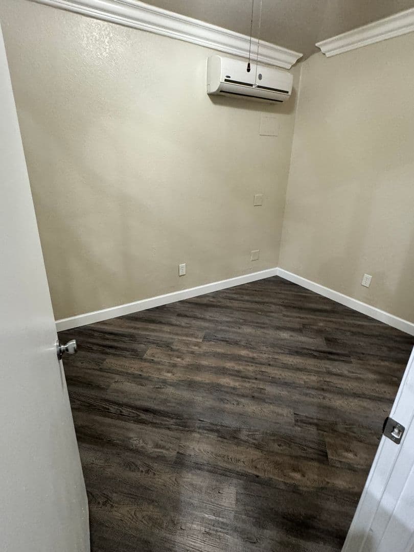 Rialto Apartment: 1414 N. Riverside Ave.