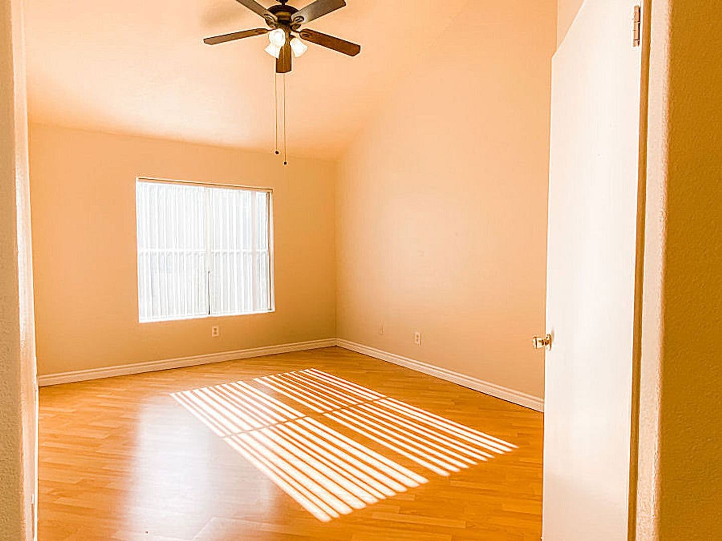 Rialto Apartment: 1414 N. Riverside Ave.