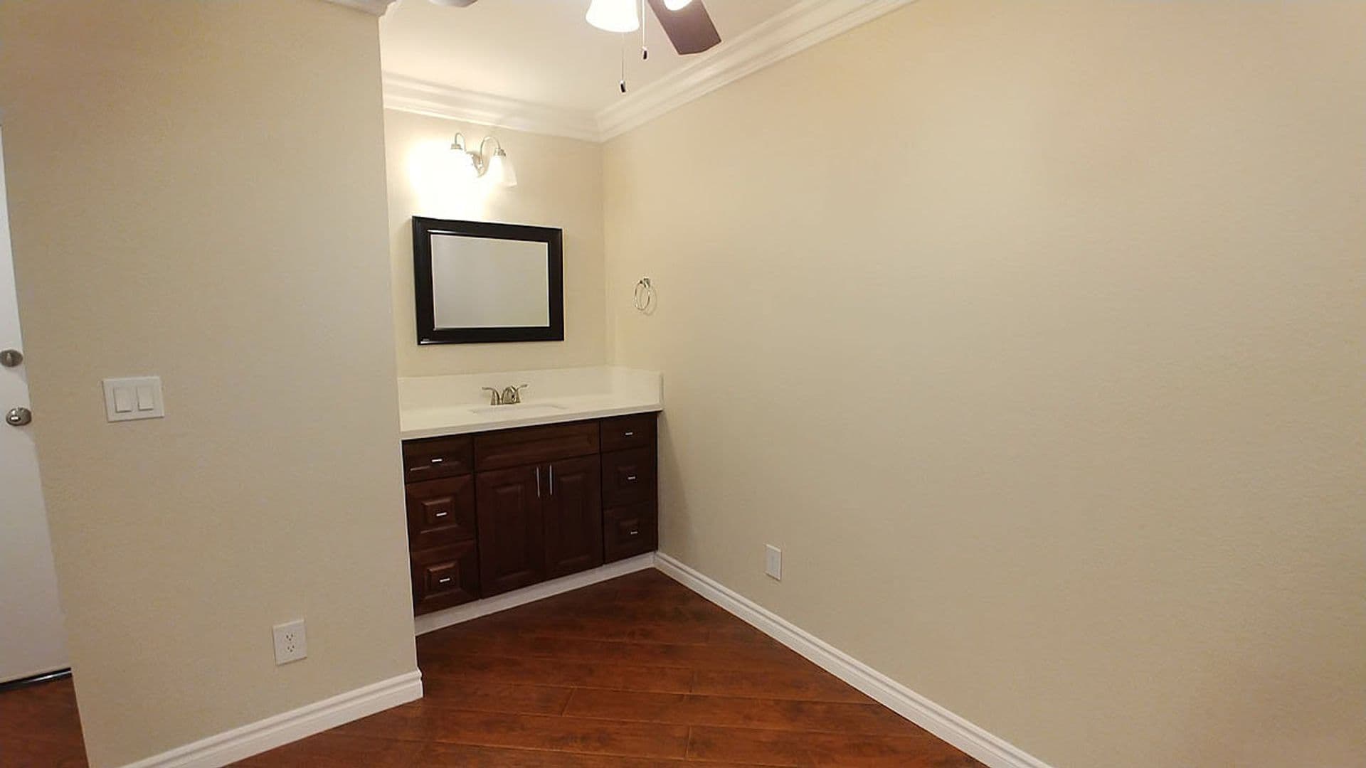 Toluca Lake Apartment: 10741 Camarillo St.