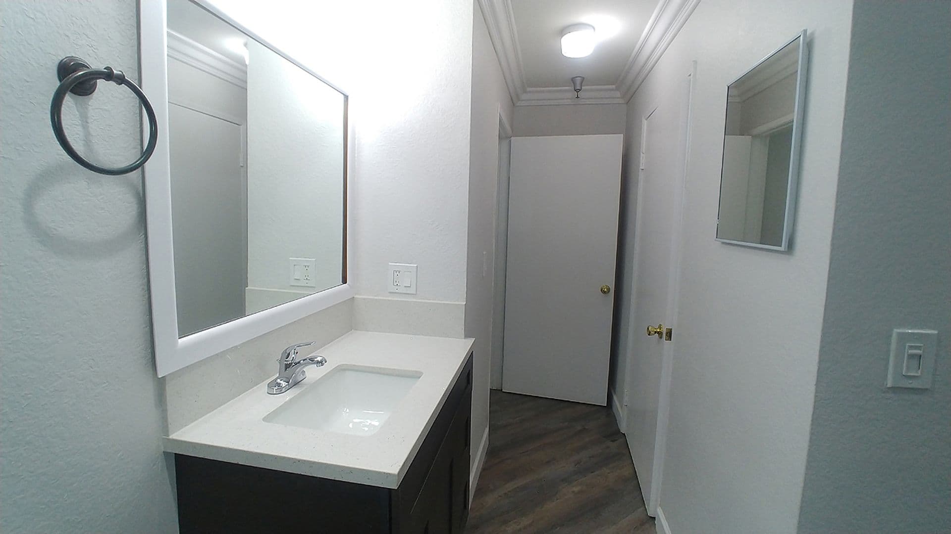 Hollywood Hills Apartment: 2069 N. Argyle Ave.