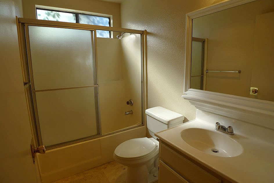 North Hills Apartment: 8950 Memory Park Ave.