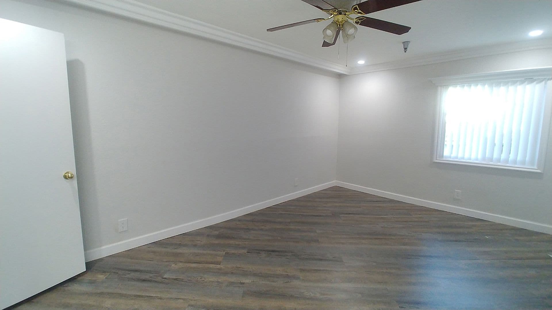 Hollywood Hills Apartment: 2069 N. Argyle Ave.
