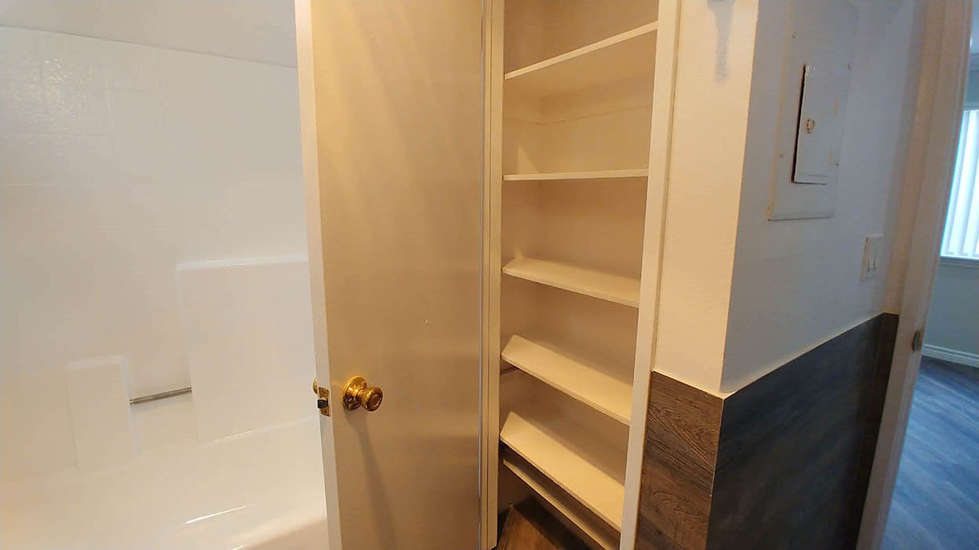 Panorama City Apartment: 14242 Roscoe Blvd.