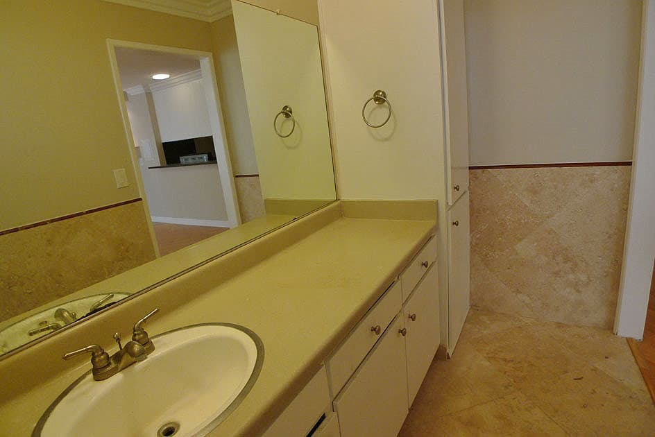 Studio City Apartment: 10937 Fruitland Dr.