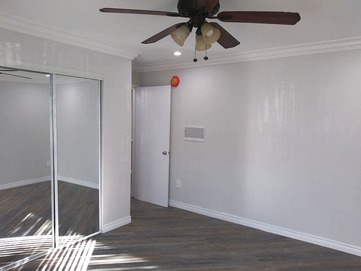 North Hollywood Apartment: 11737 Vanowen St.