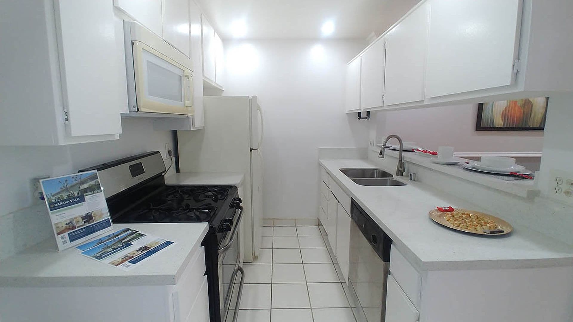 North Hollywood Apartment: 11737 Vanowen St.