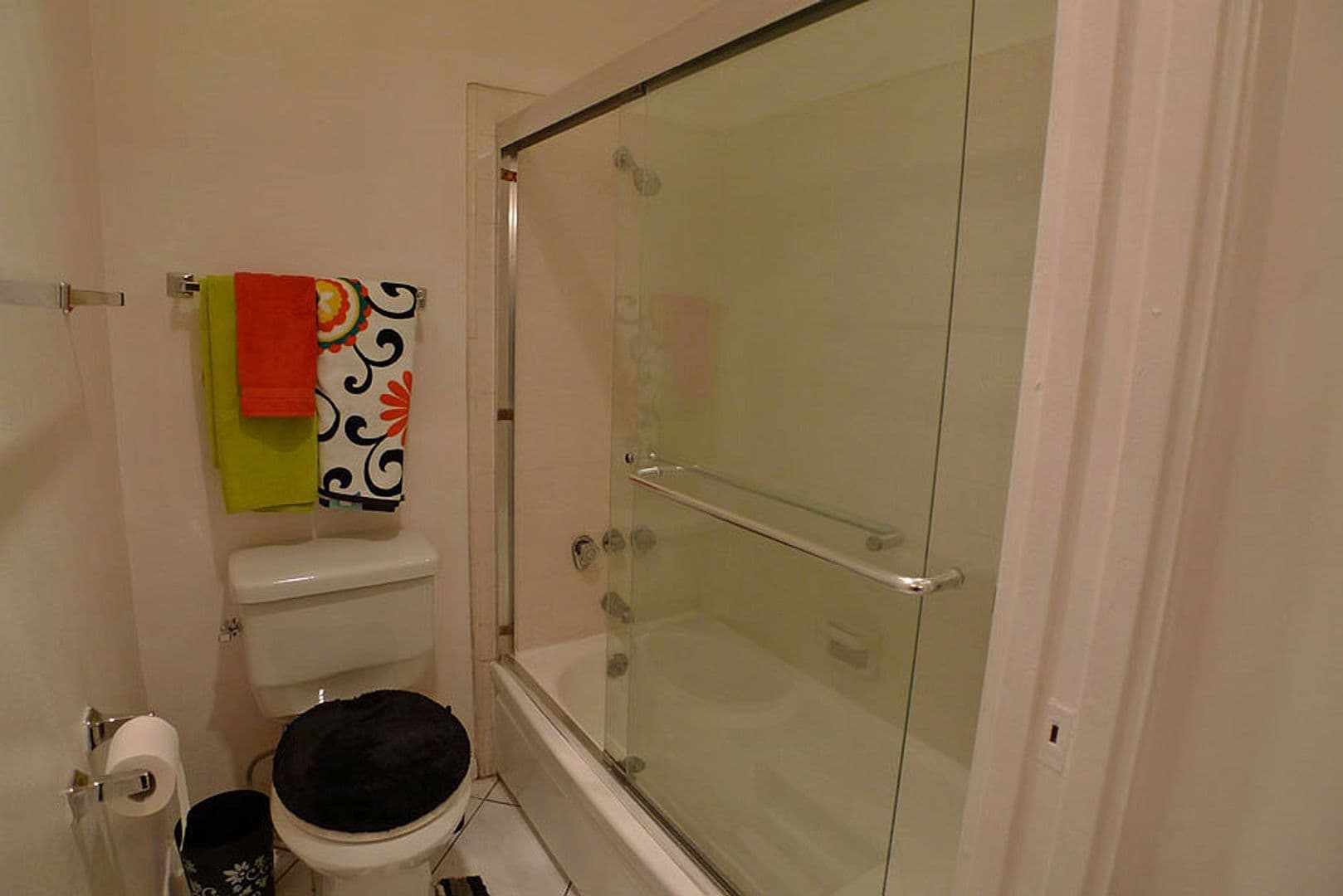 Hollywood Hills Apartment: 2212 N. Cahuenga Blvd.