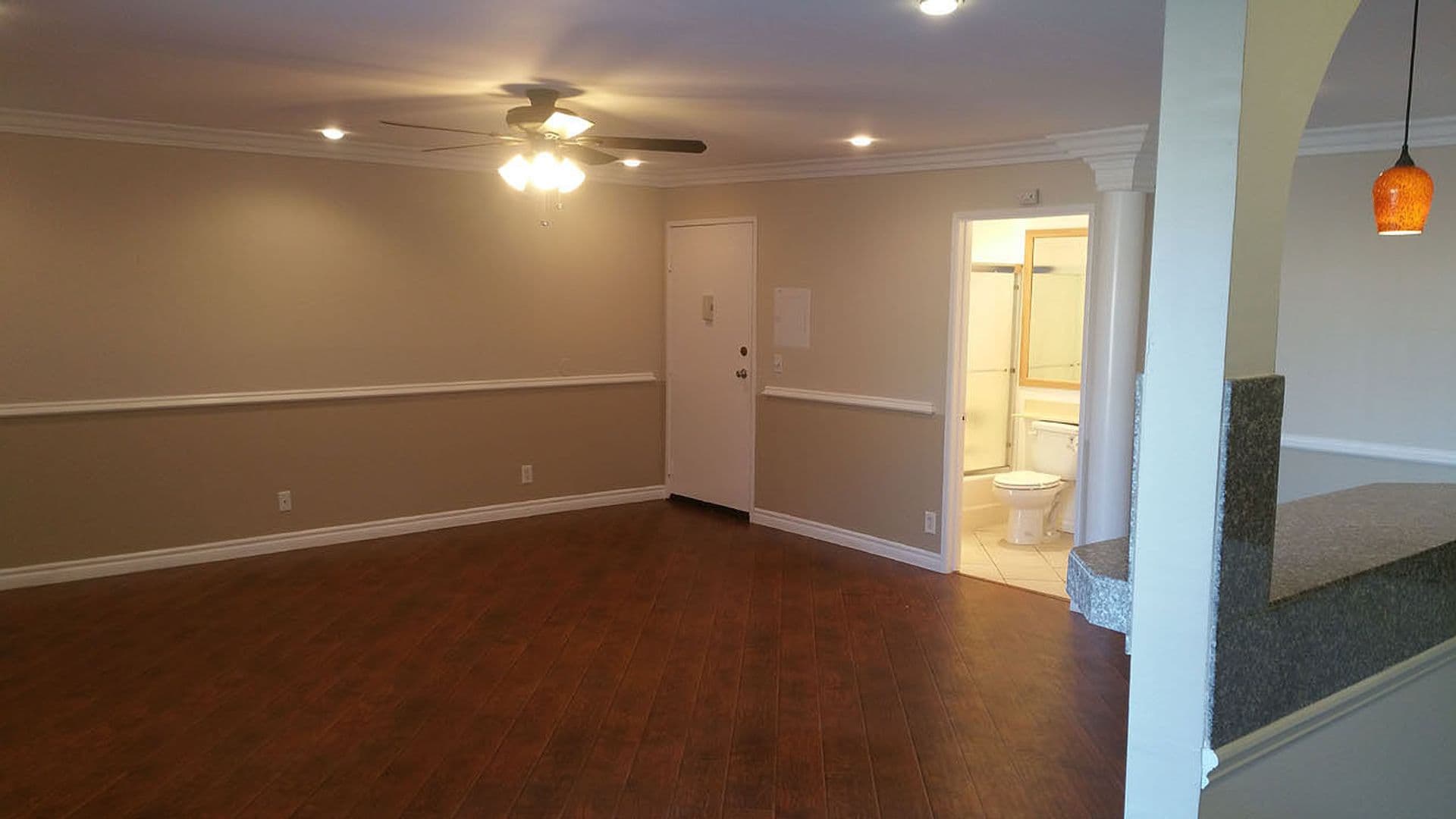 Hollywood Apartment: 940 N. Ardmore Ave.
