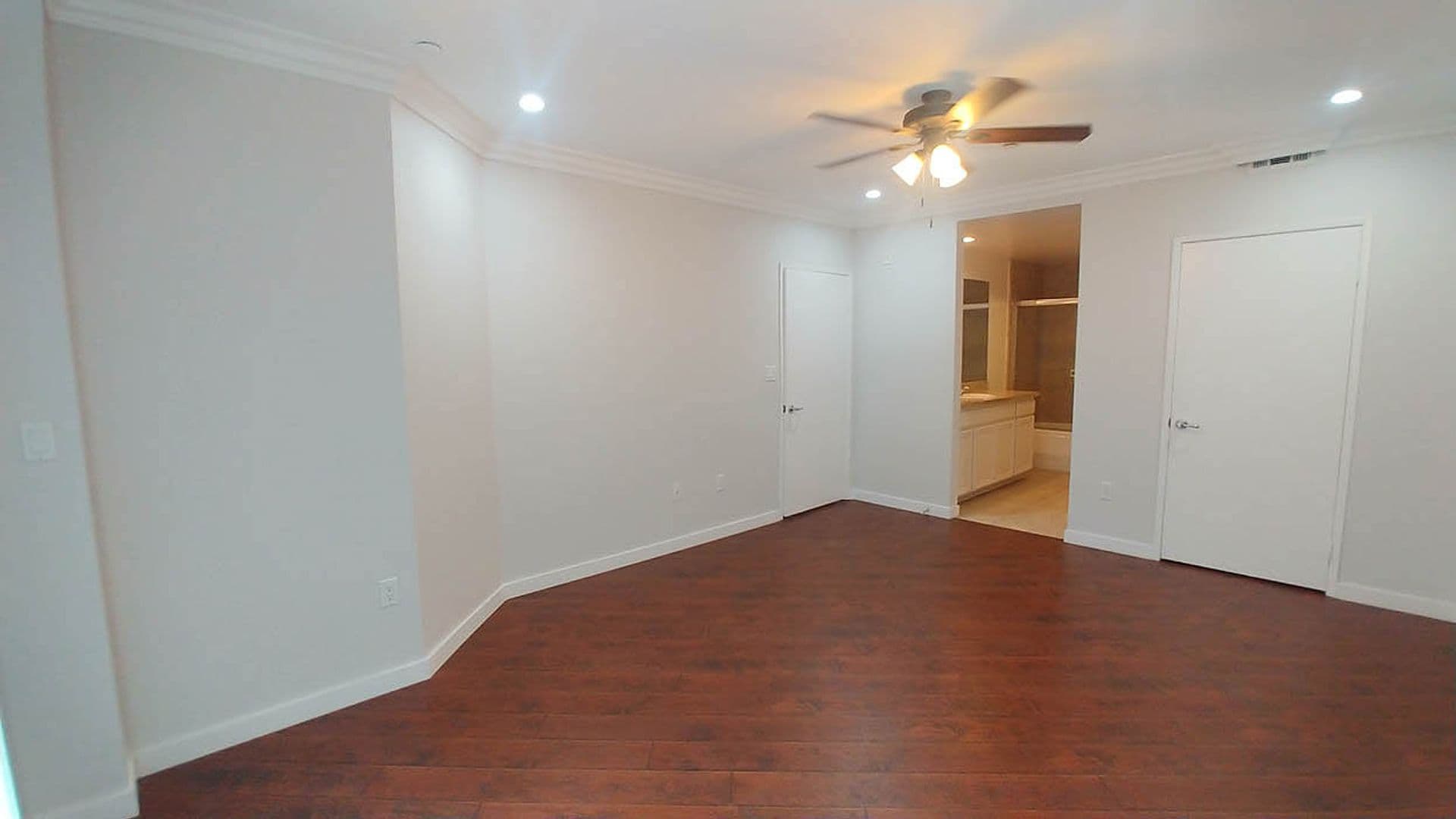 Granada Hills Apartment: 11541 Blucher Ave