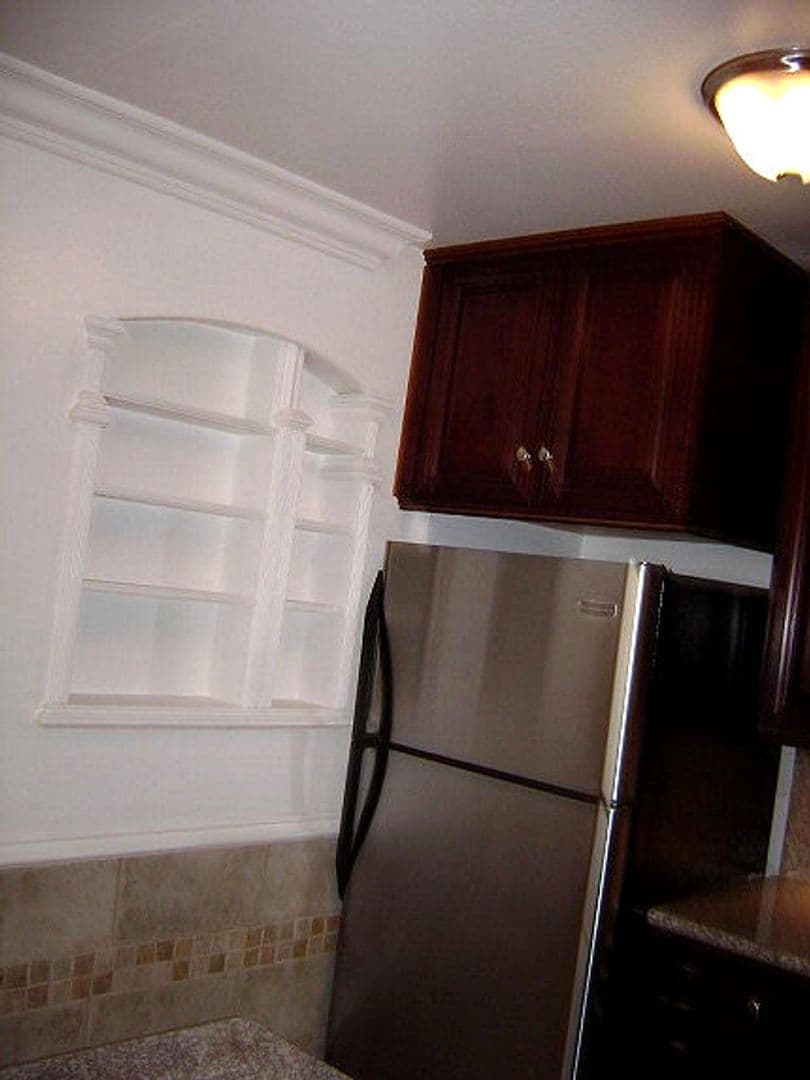Hollywood Apartment: 940 N. Ardmore Ave.