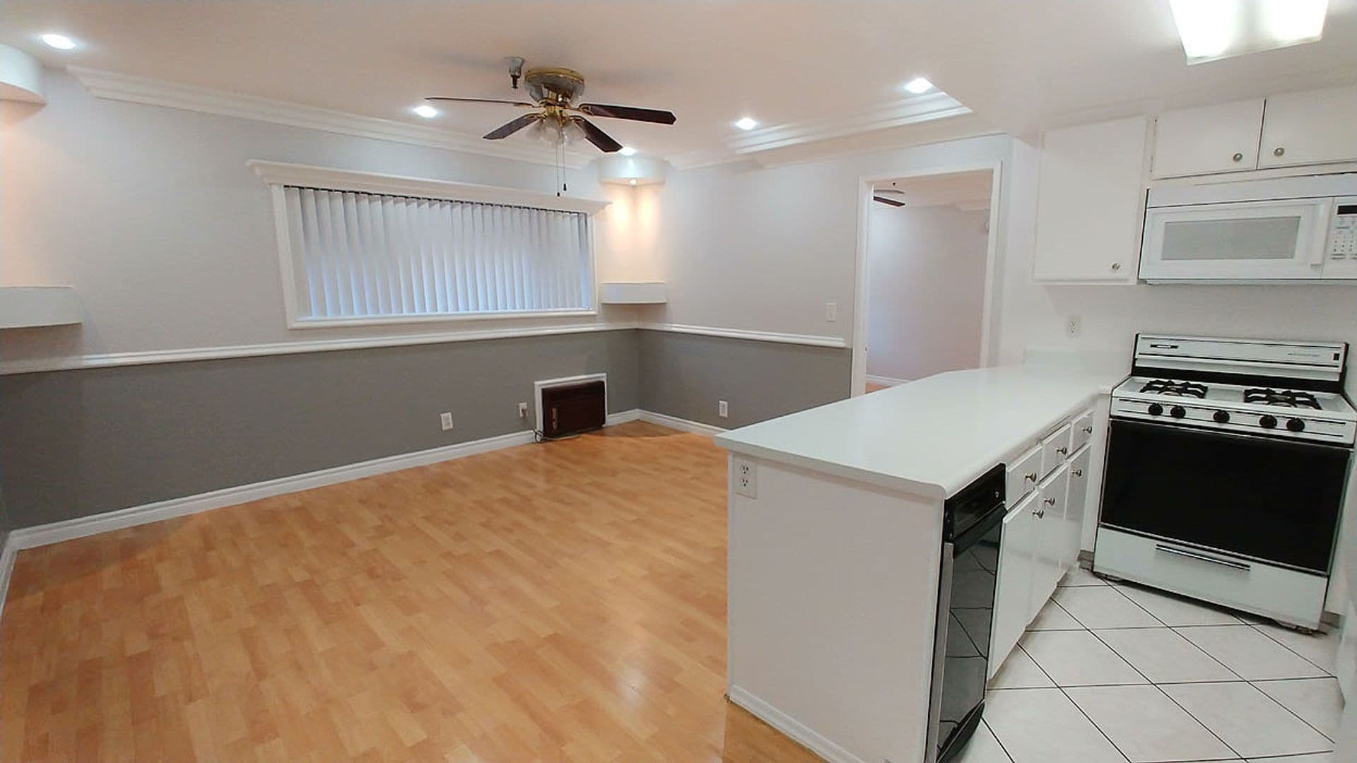 Hollywood Hills Apartment: 2069 N. Argyle Ave.