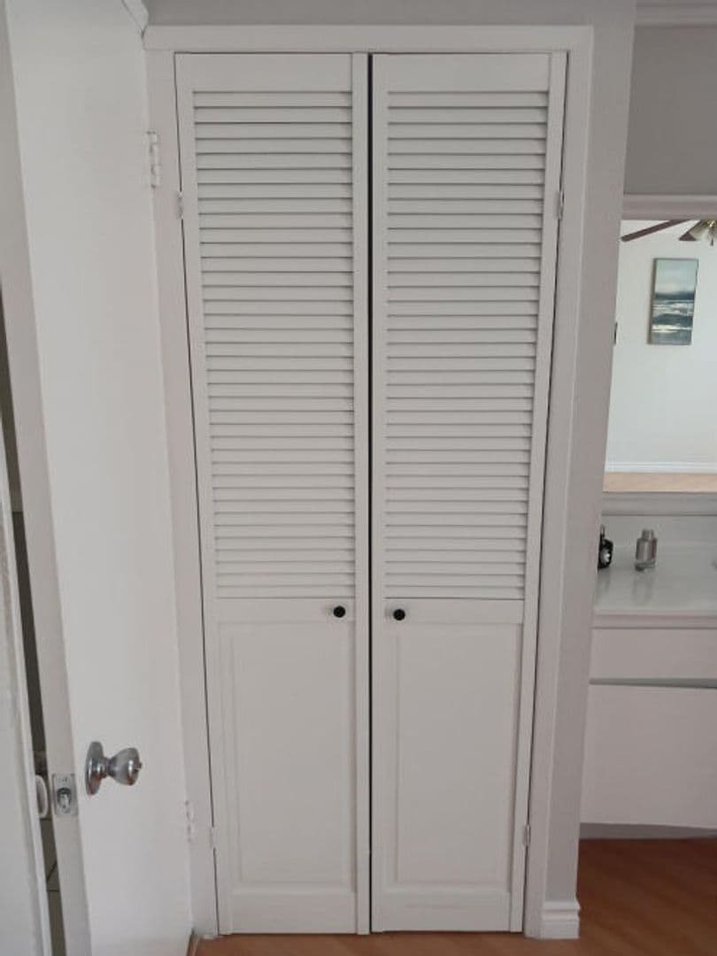 North Hollywood Apartment: 11737 Vanowen St.