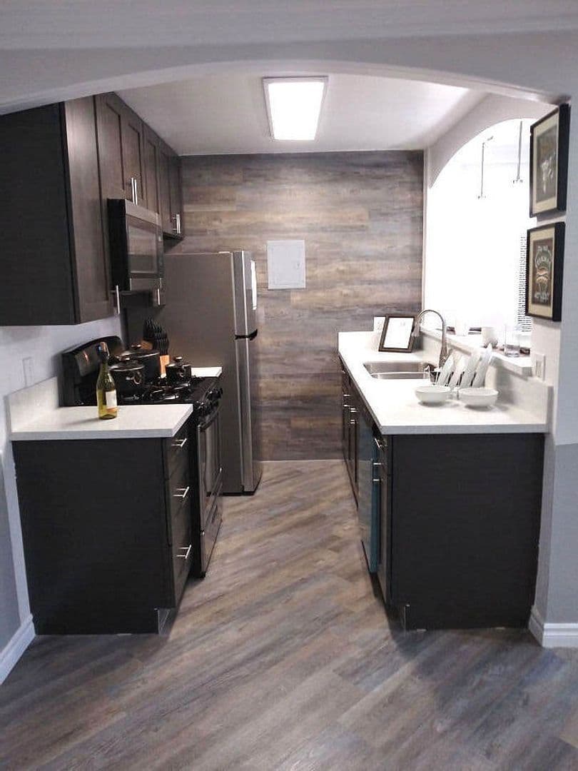 North Hollywood Apartment: 11737 Vanowen St.