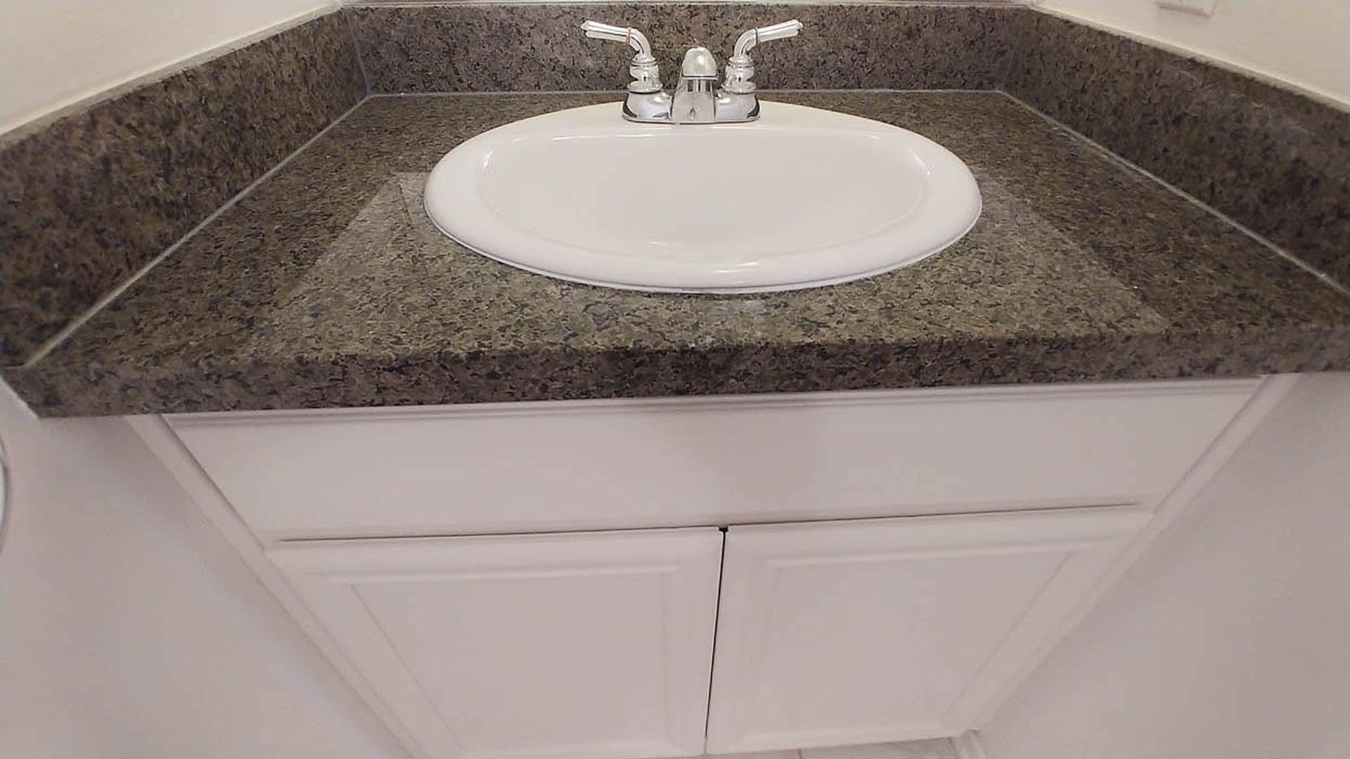 Granada Hills Apartment: 11541 Blucher Ave