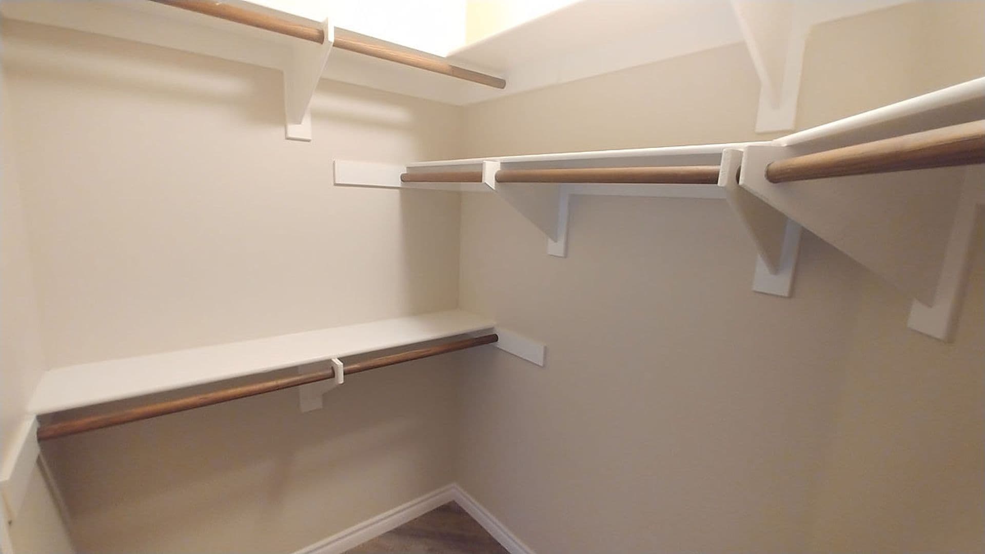 Granada Hills Apartment: 11541 Blucher Ave