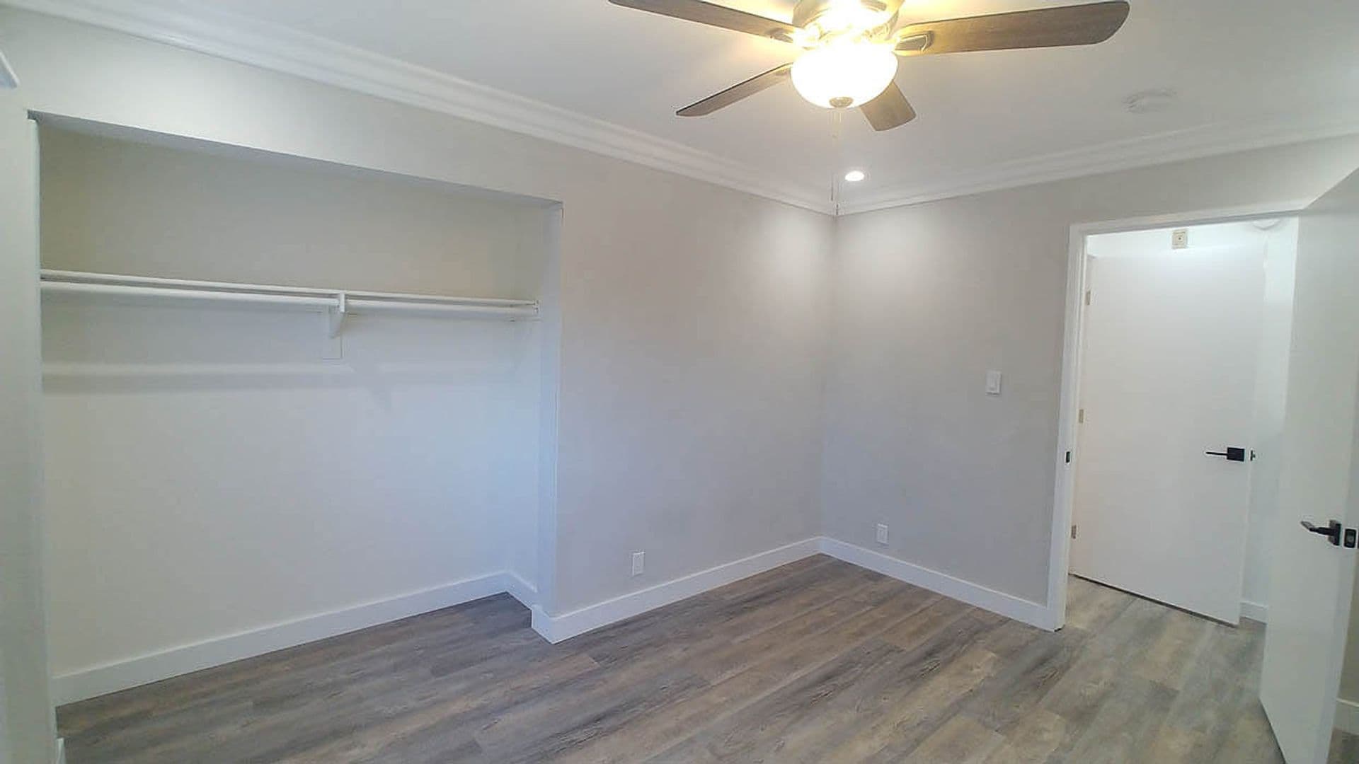 Hollywood Hills Apartment: 2020 N. Beachwood Dr.