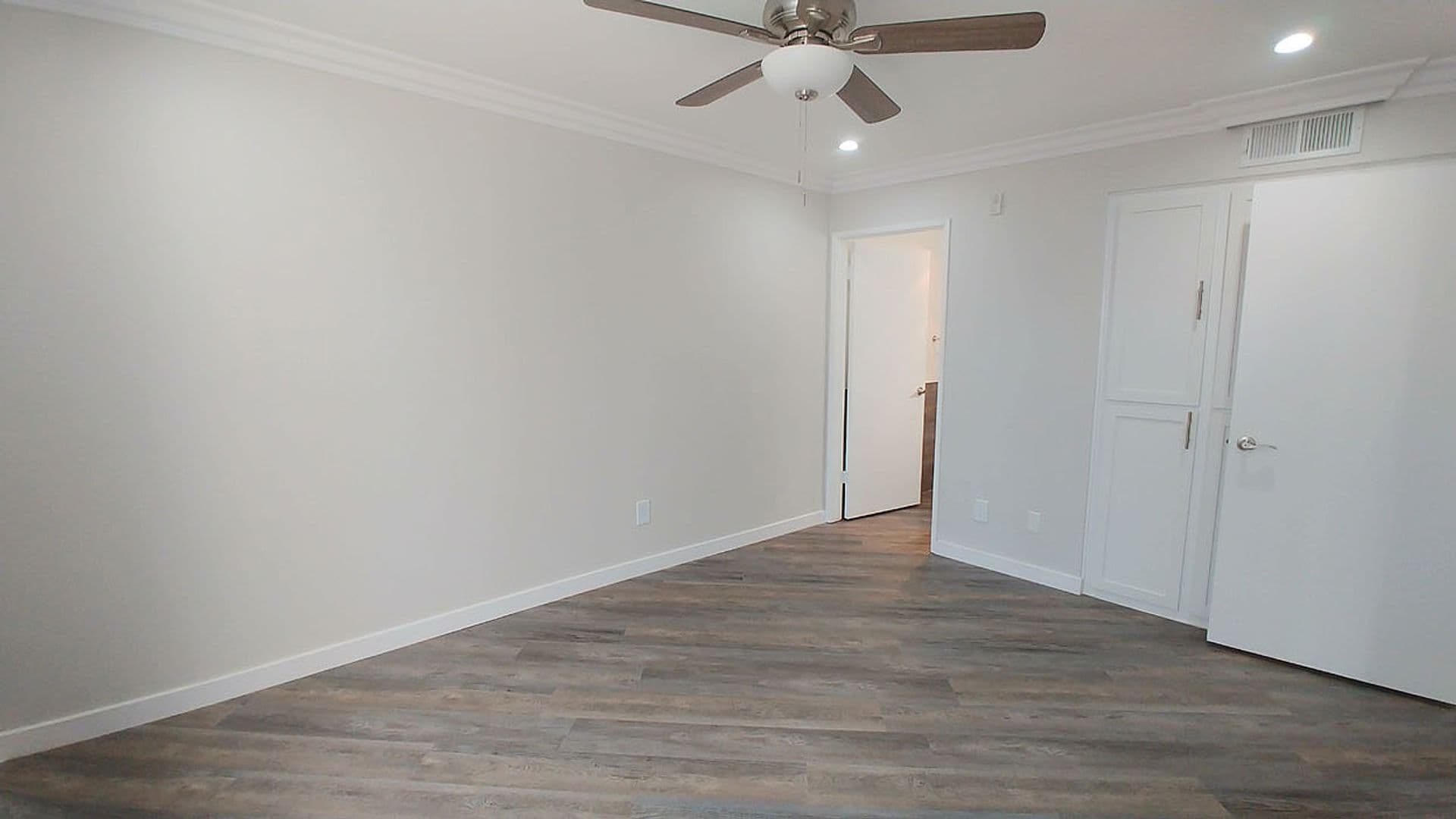 Toluca Lake Apartment: 10741 Camarillo St.