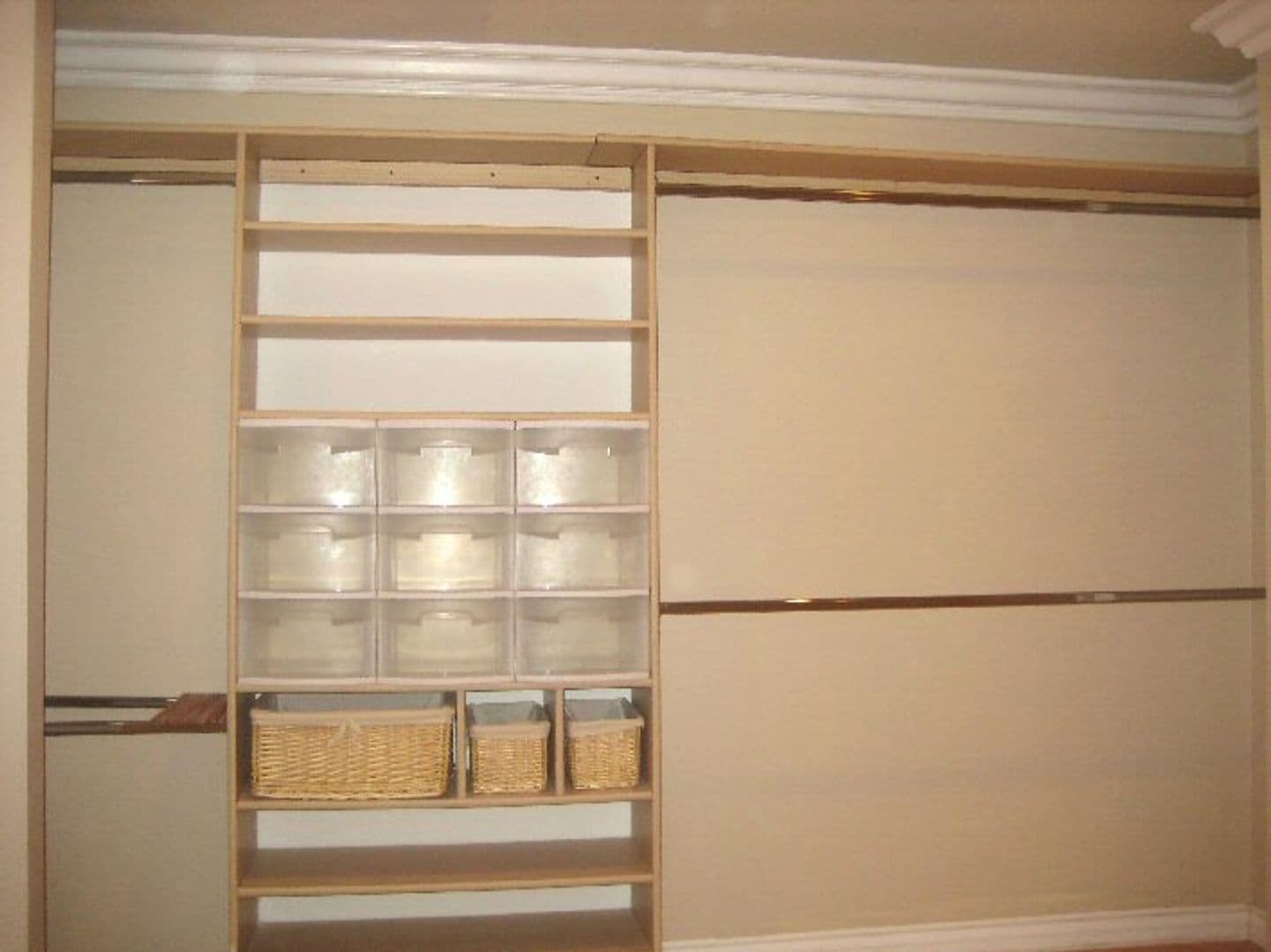 North Hills Apartment: 8950 Memory Park Ave.