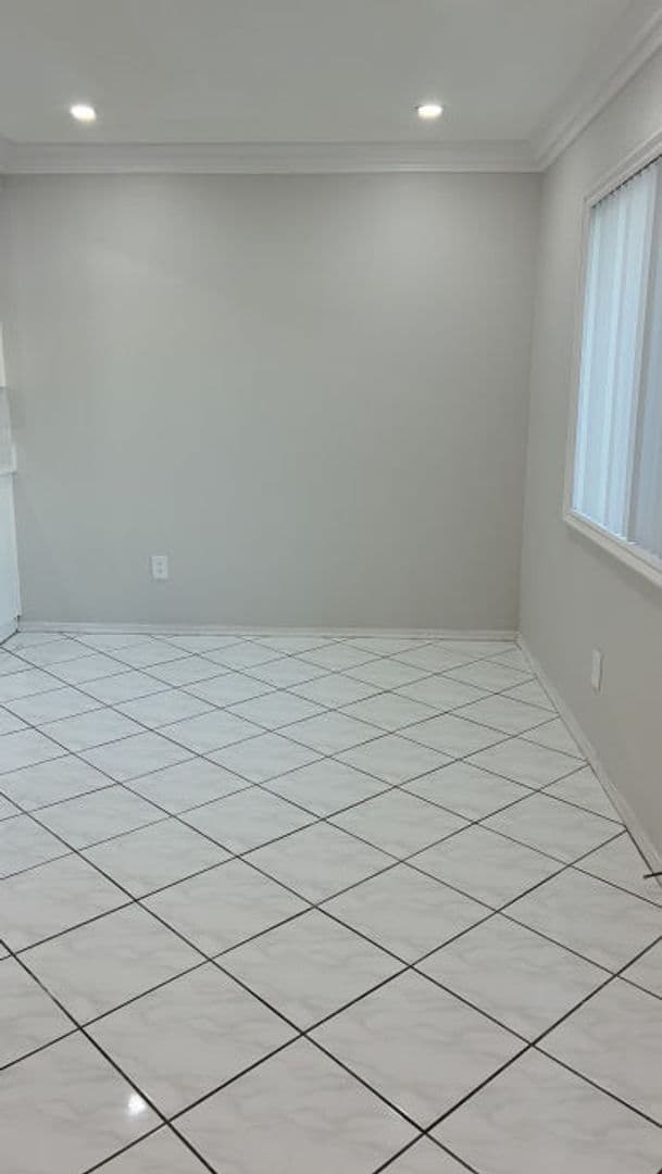 Van Nuys Apartment: 13805 Sherman Way