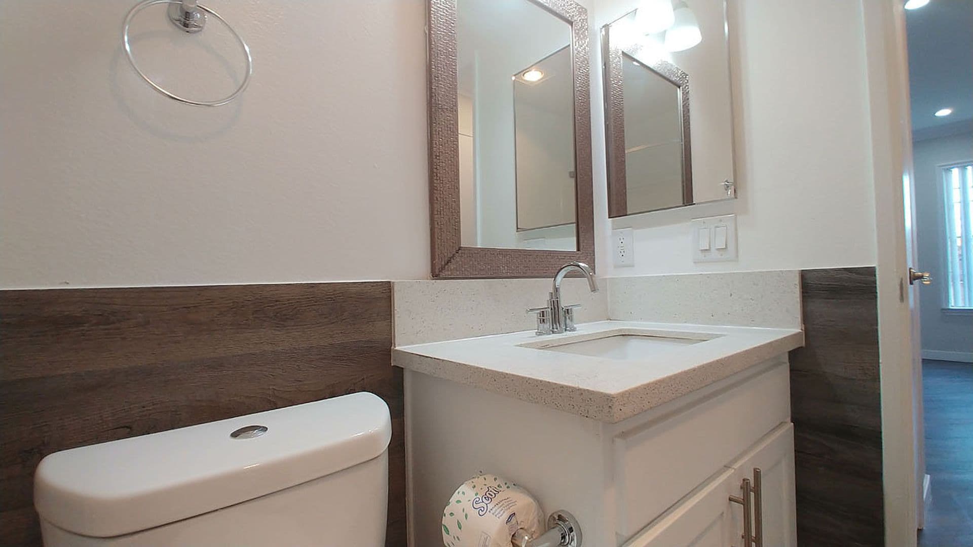 Toluca Lake Apartment: 10741 Camarillo St.