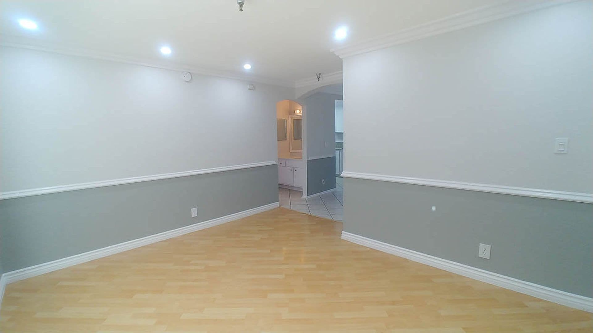Hollywood Hills Apartment: 2069 N. Argyle Ave.