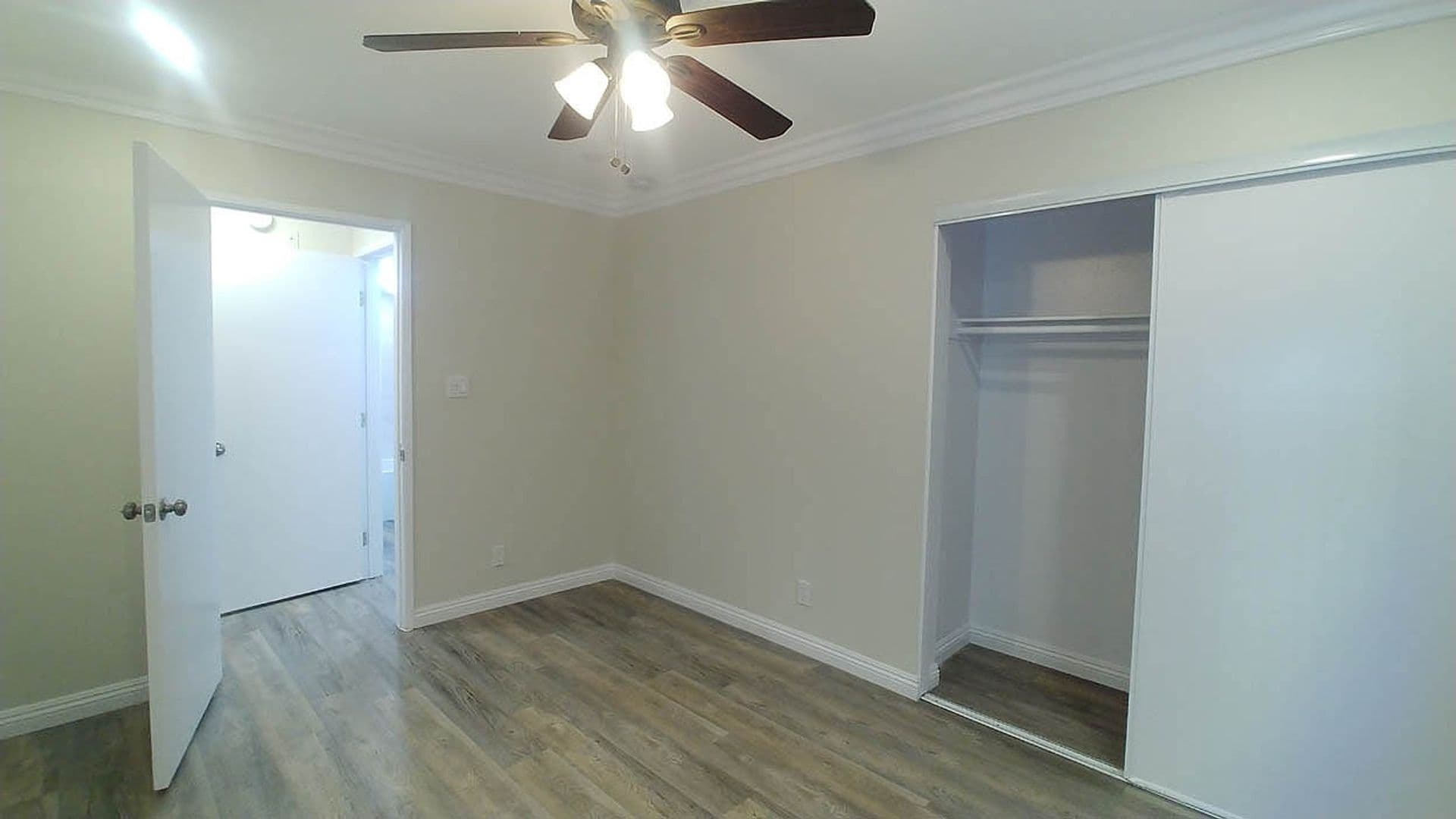 Hollywood Hills Apartment: 2020 N. Beachwood Dr.