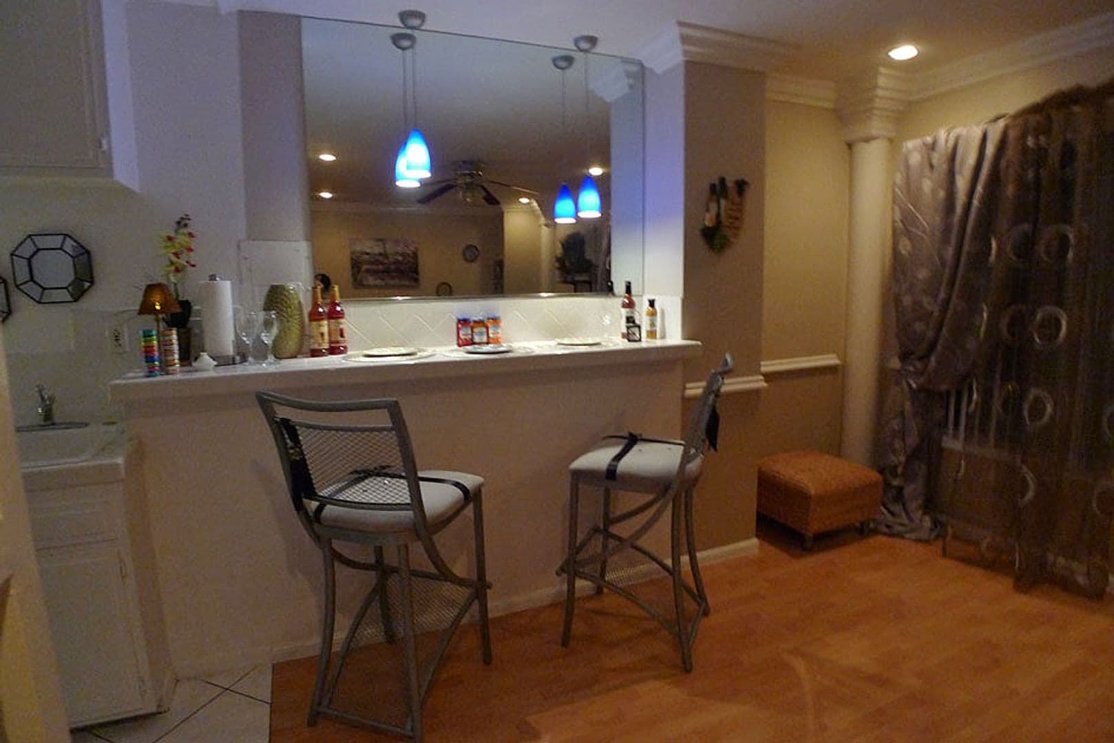 Hollywood Hills Apartment: 2212 N. Cahuenga Blvd.