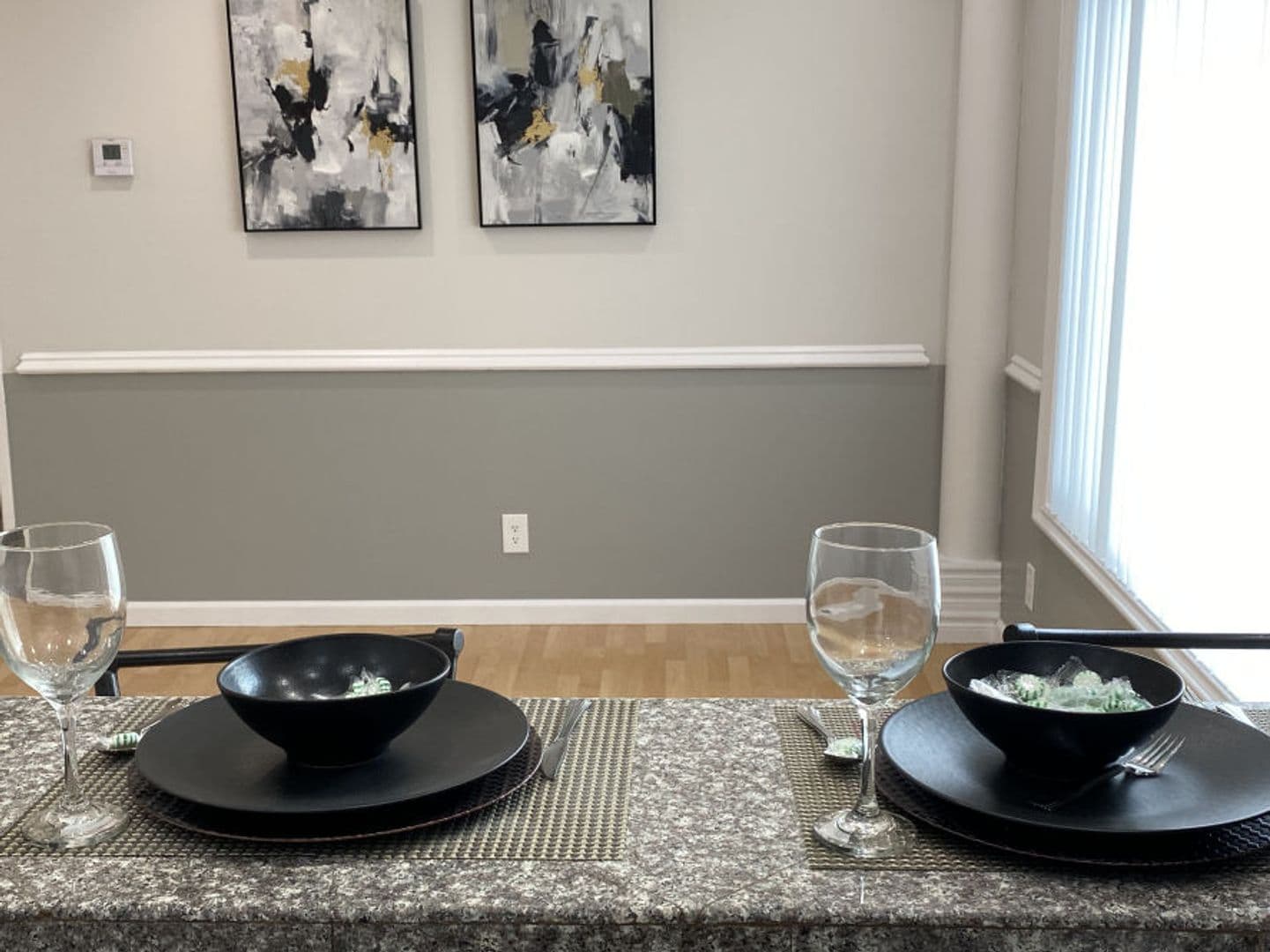 Hollywood Apartment: 1730 N. Gramercy Pl.