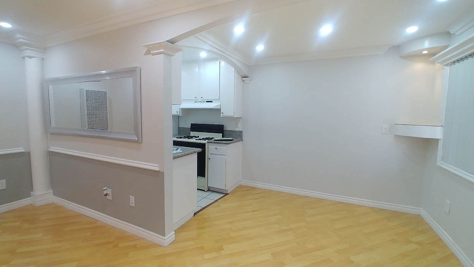 North Hollywood Apartment: 11737 Vanowen St.