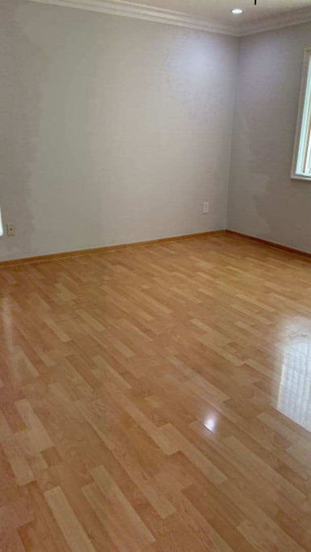 Van Nuys Apartment: 13805 Sherman Way
