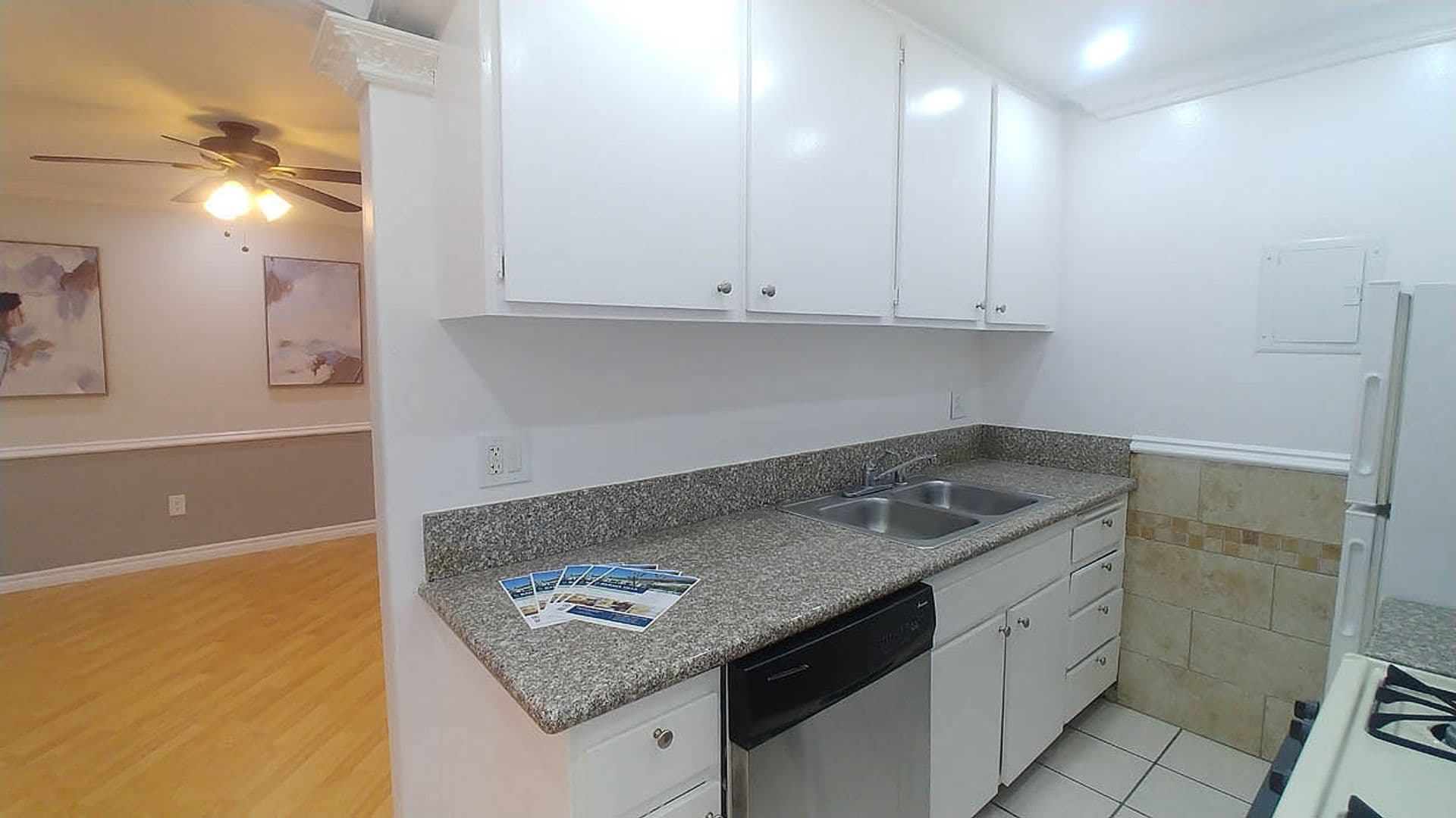 North Hollywood Apartment: 11737 Vanowen St.